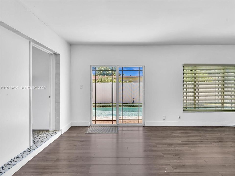 For Sale: $485,000 (4 beds, 2 baths, 1877 Square Feet)