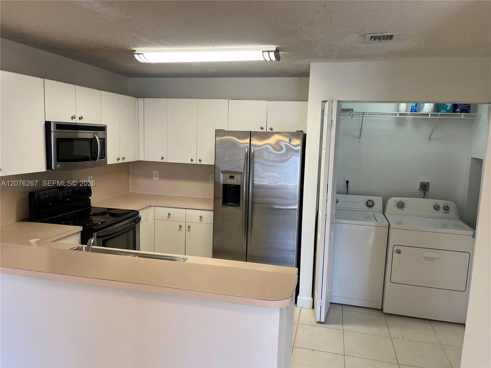 For Rent: $2,500 (2 beds, 2 baths, 1153 Square Feet)