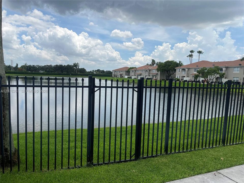 For Rent: $2,500 (2 beds, 2 baths, 1153 Square Feet)