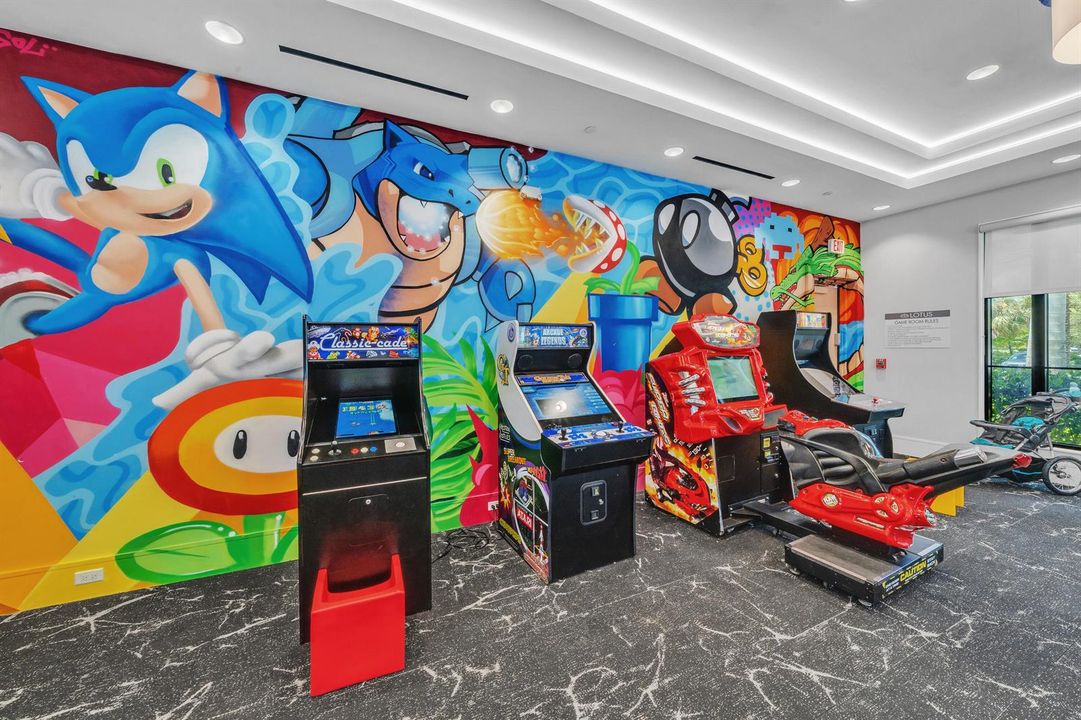 Game room & arcade