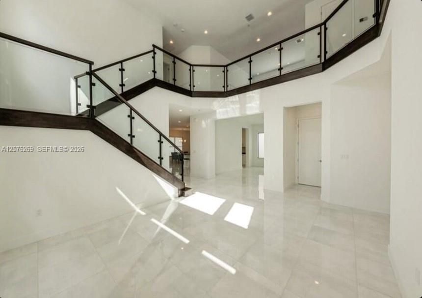 For Sale: $2,099,000 (5 beds, 7 baths, 4609 Square Feet)