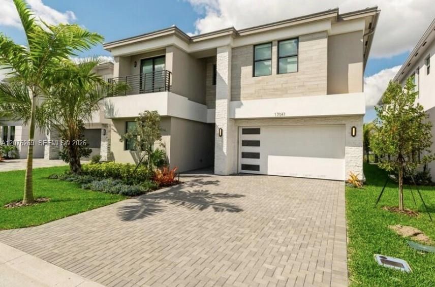 For Sale: $2,099,000 (5 beds, 7 baths, 4609 Square Feet)