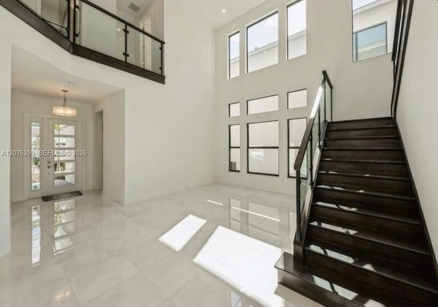 For Sale: $2,099,000 (5 beds, 7 baths, 4609 Square Feet)