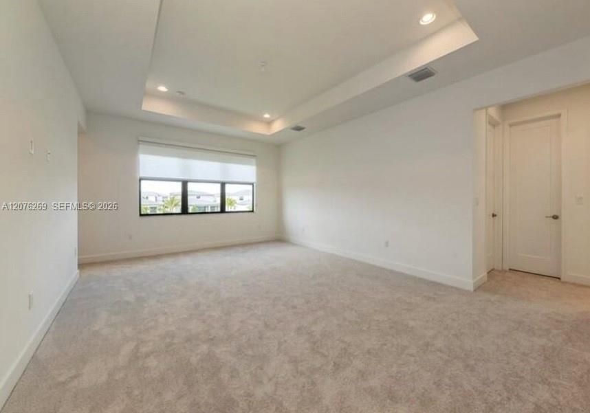 For Sale: $2,099,000 (5 beds, 7 baths, 4609 Square Feet)
