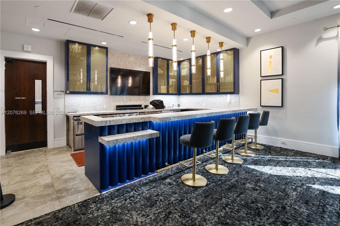 For Sale: $2,099,000 (5 beds, 7 baths, 4609 Square Feet)