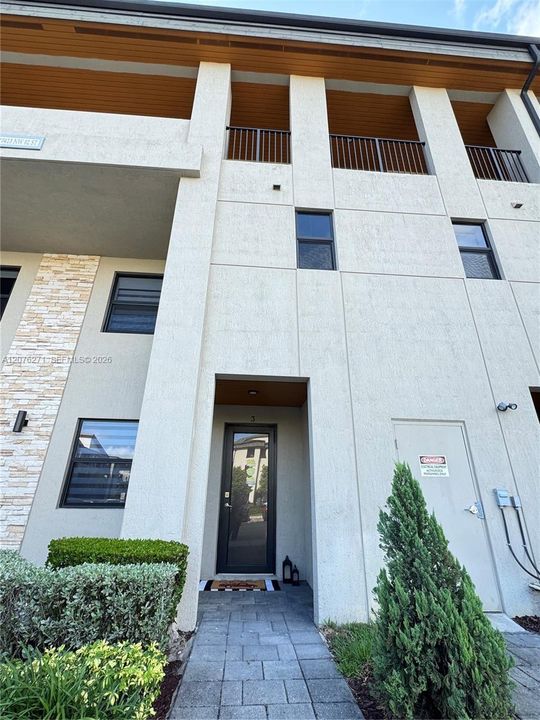 В аренду: $3,800 (3 спален, 2 ванн, 1425 Квадратных фут)
