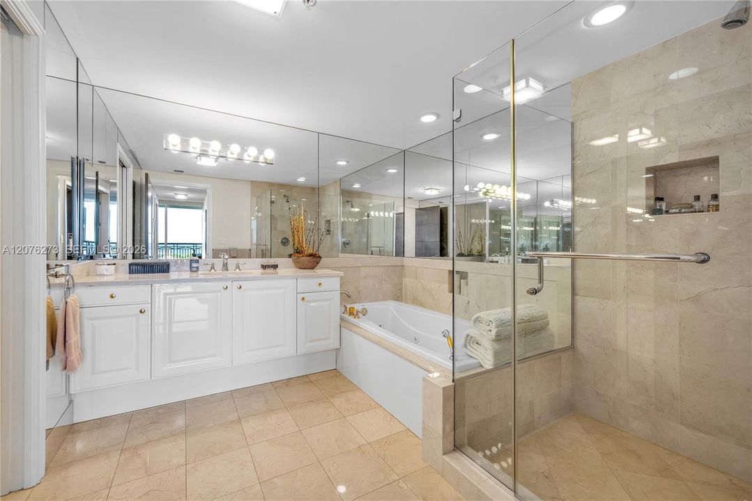En Venta: $3,495,000 (2 camas, 2 baños, 2110 Pies cuadrados)