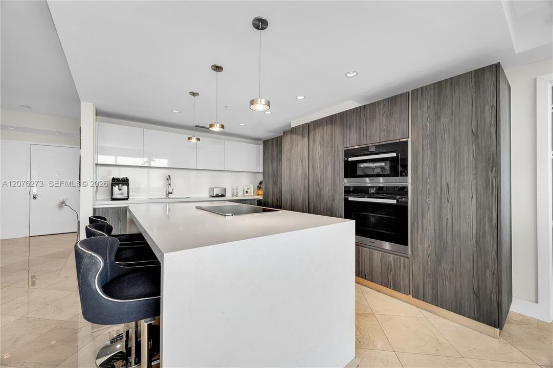 En Venta: $3,495,000 (2 camas, 2 baños, 2110 Pies cuadrados)