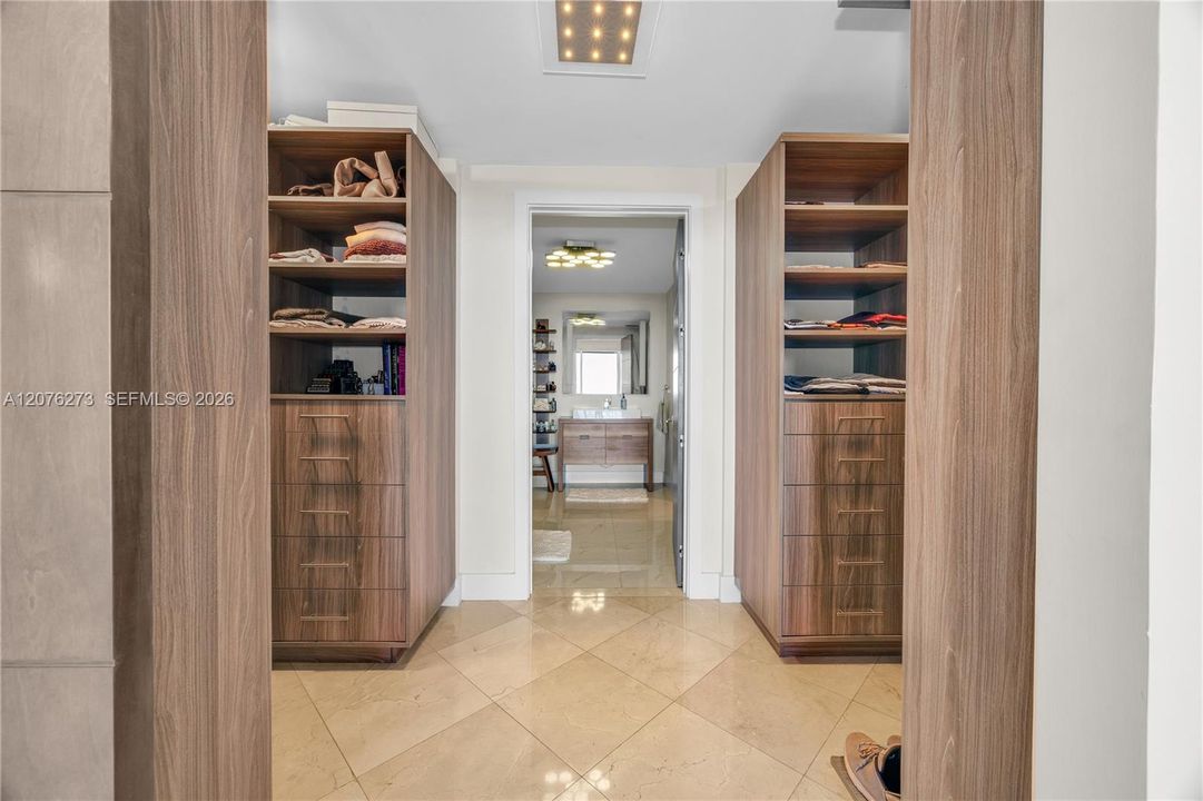 En Venta: $3,495,000 (2 camas, 2 baños, 2110 Pies cuadrados)