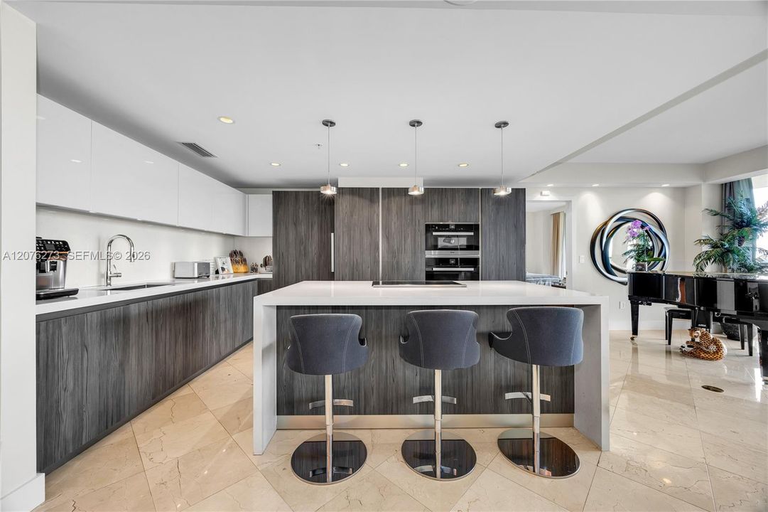 En Venta: $3,495,000 (2 camas, 2 baños, 2110 Pies cuadrados)