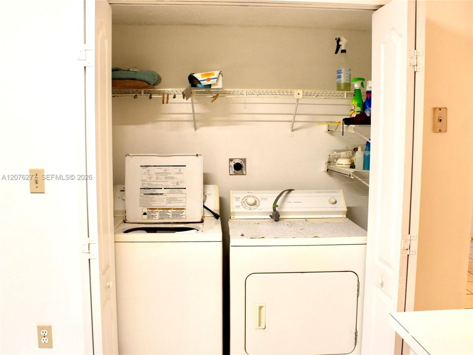 En Venta: $320,610 (2 camas, 2 baños, 990 Pies cuadrados)
