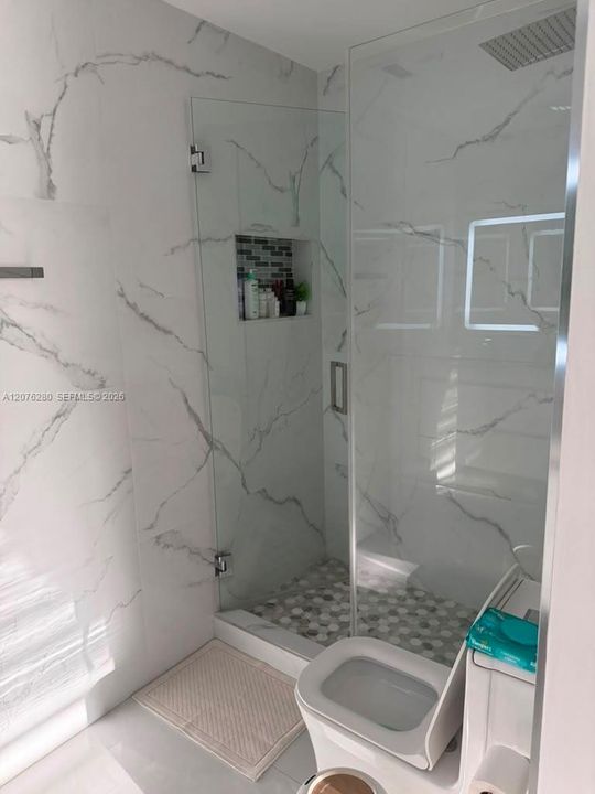 For Sale: $390,000 (2 beds, 2 baths, 970 Square Feet)
