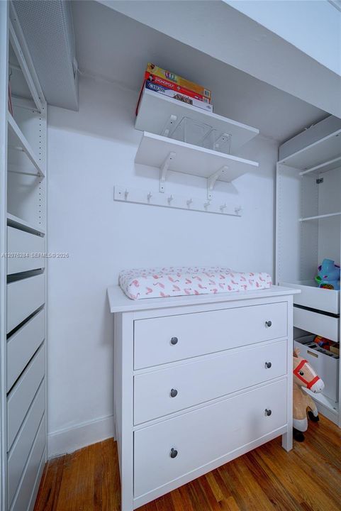 На продажу: $999,999 (4 спален, 4 ванн, 1820 Квадратных фут)