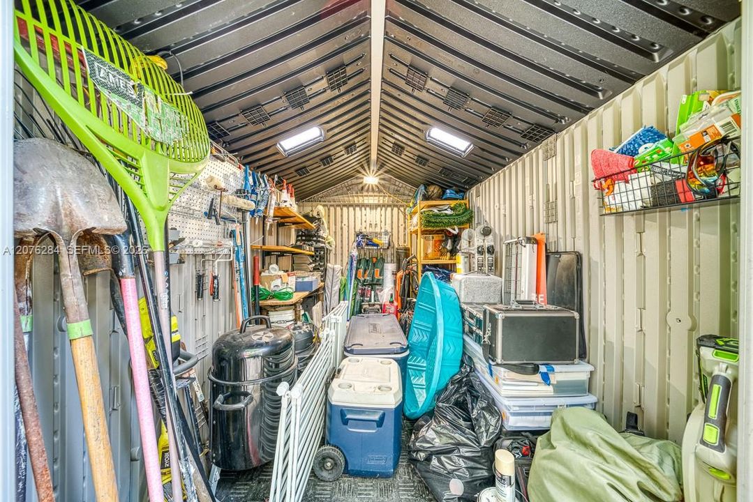 На продажу: $999,999 (4 спален, 4 ванн, 1820 Квадратных фут)