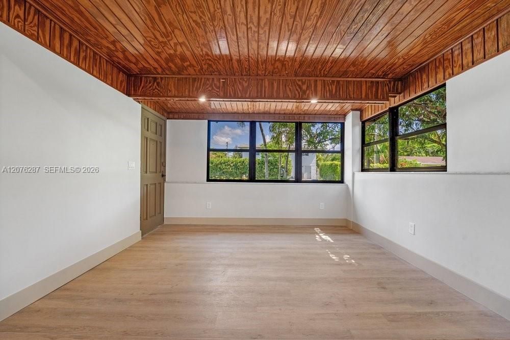 En Renta: $4,800 (3 camas, 3 baños, 1942 Pies cuadrados)