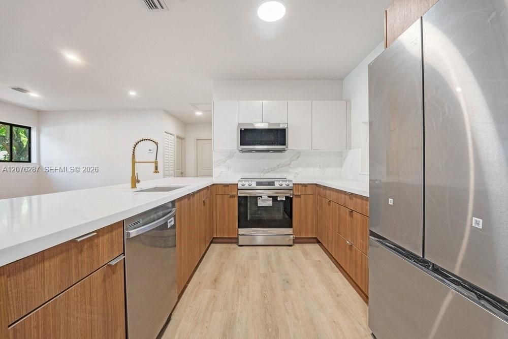 En Renta: $4,800 (3 camas, 3 baños, 1942 Pies cuadrados)