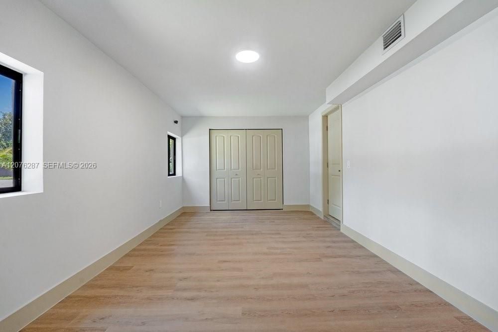 En Renta: $4,800 (3 camas, 3 baños, 1942 Pies cuadrados)