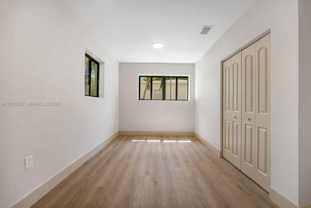 En Renta: $4,800 (3 camas, 3 baños, 1942 Pies cuadrados)