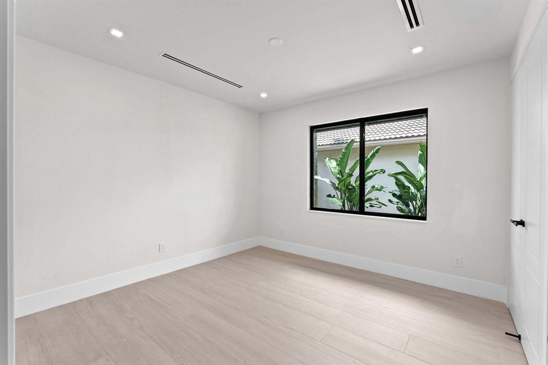 42-web-or-mls-A7405625 (2)