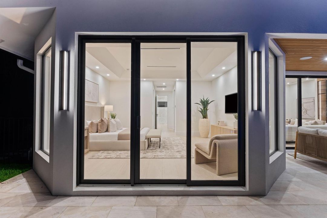 77-web-or-mls-A7405985