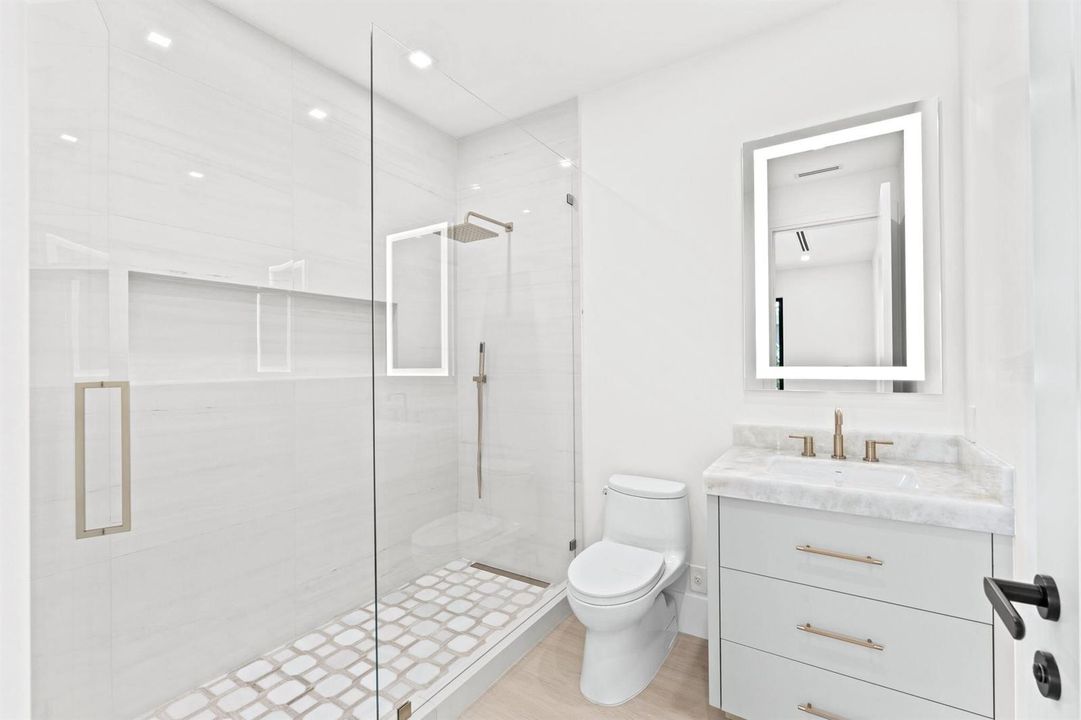 44-web-or-mls-A7405630