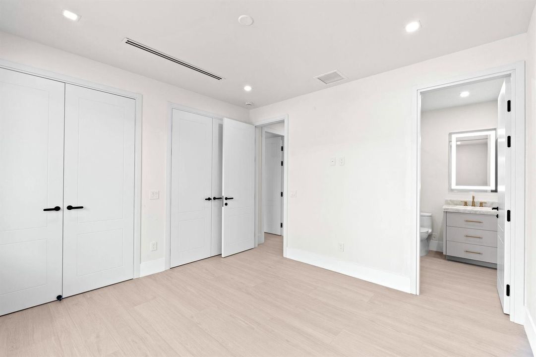 43-web-or-mls-A7405603