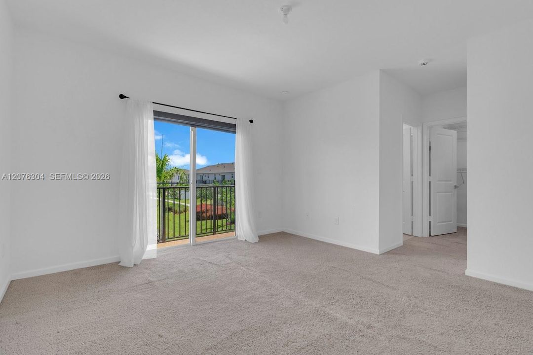 For Rent: $2,700 (3 beds, 2 baths, 1628 Square Feet)