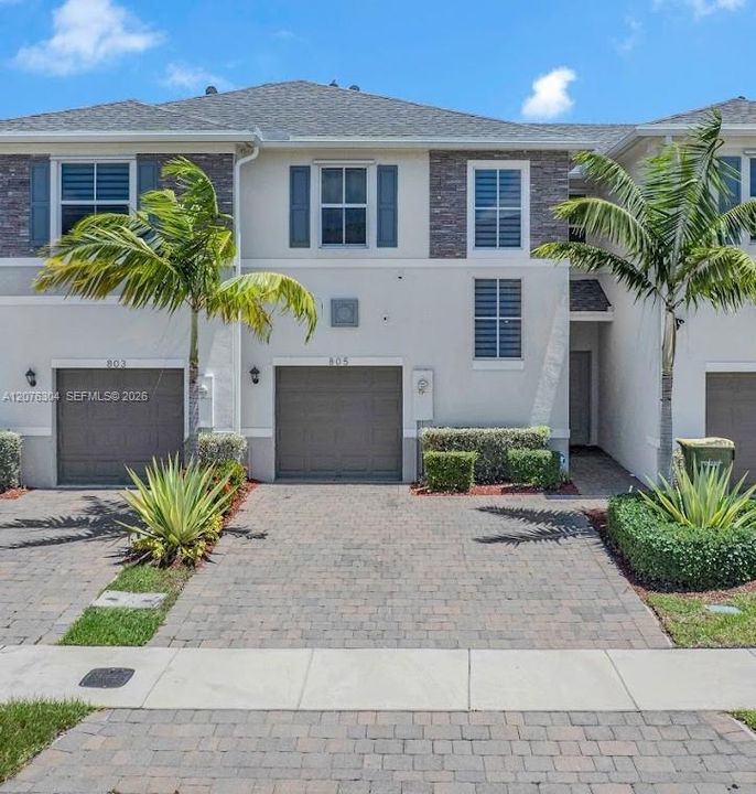 For Rent: $2,700 (3 beds, 2 baths, 1628 Square Feet)