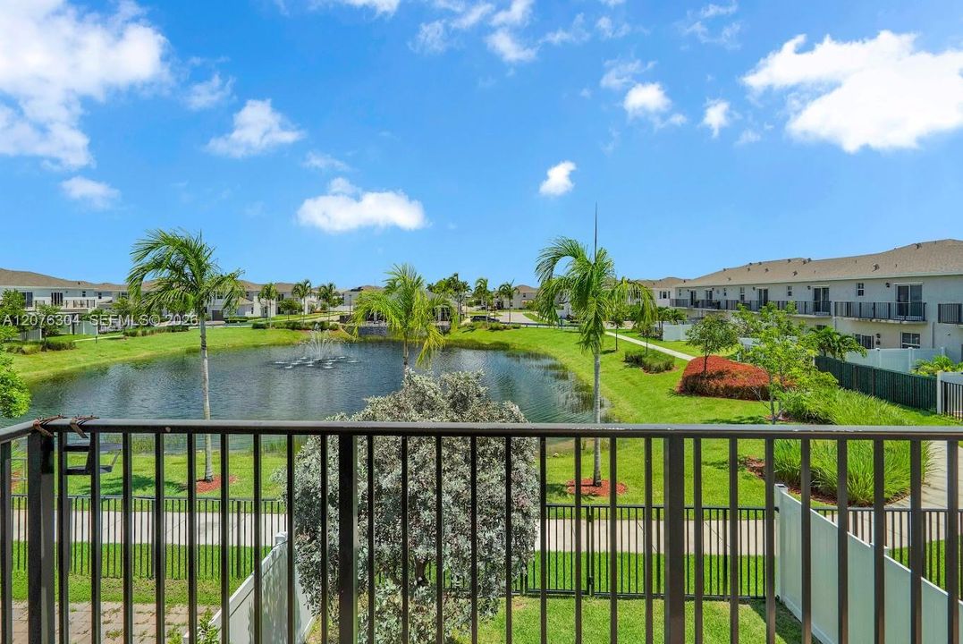 For Rent: $2,700 (3 beds, 2 baths, 1628 Square Feet)
