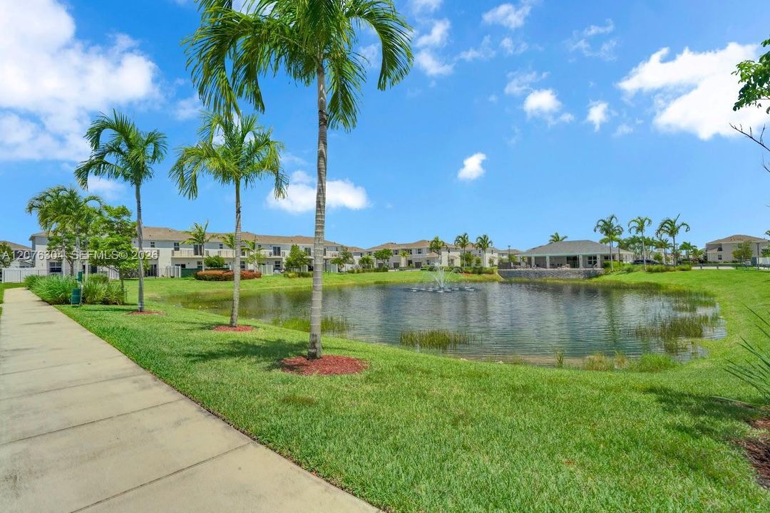 For Rent: $2,700 (3 beds, 2 baths, 1628 Square Feet)