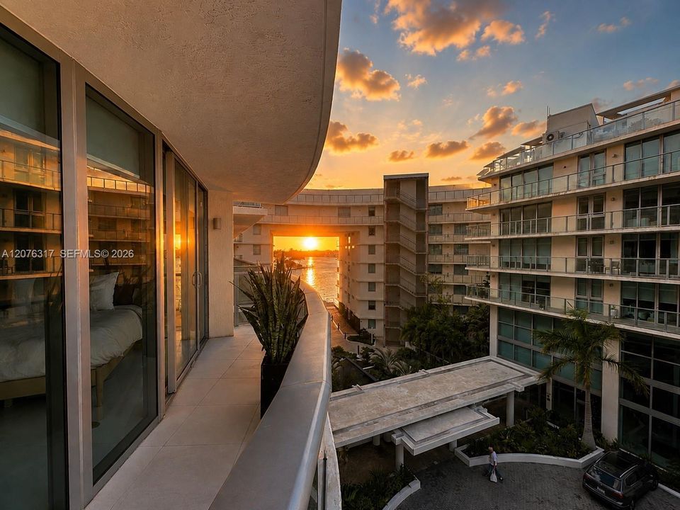For Sale: $730,000 (2 beds, 2 baths, 1172 Square Feet)