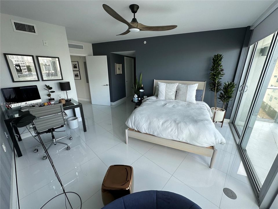 For Sale: $730,000 (2 beds, 2 baths, 1172 Square Feet)