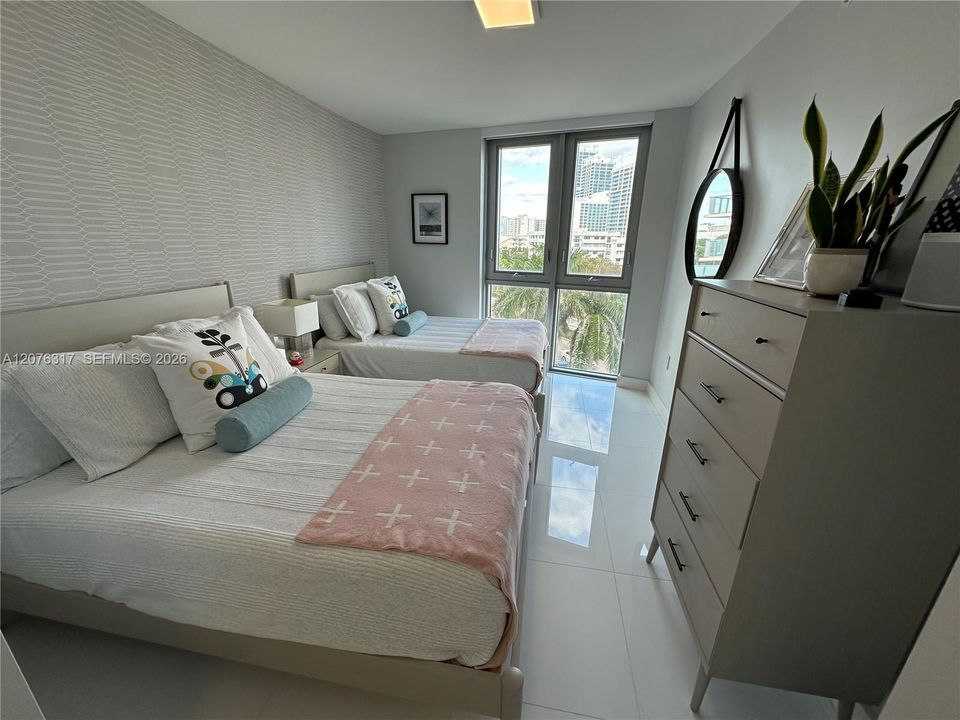 For Sale: $730,000 (2 beds, 2 baths, 1172 Square Feet)