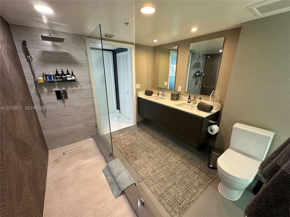 For Sale: $730,000 (2 beds, 2 baths, 1172 Square Feet)
