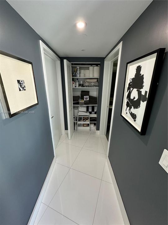 For Sale: $730,000 (2 beds, 2 baths, 1172 Square Feet)