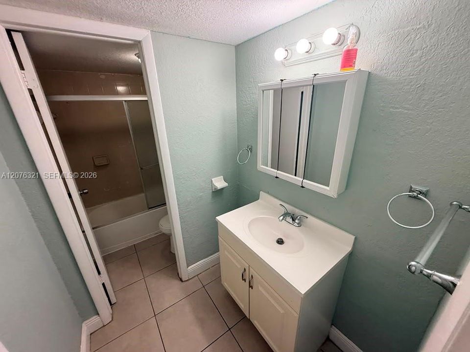 В аренду: $2,500 (3 спален, 2 ванн, 1316 Квадратных фут)