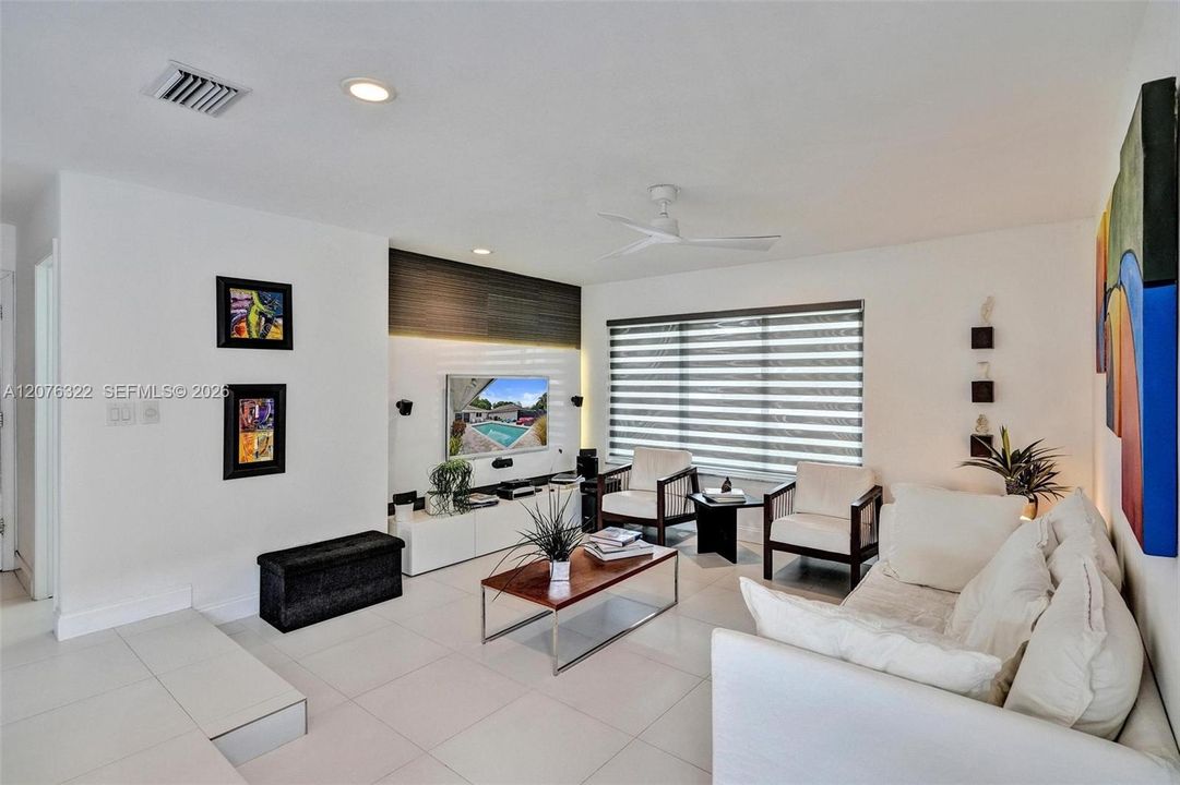Super cozy family room!