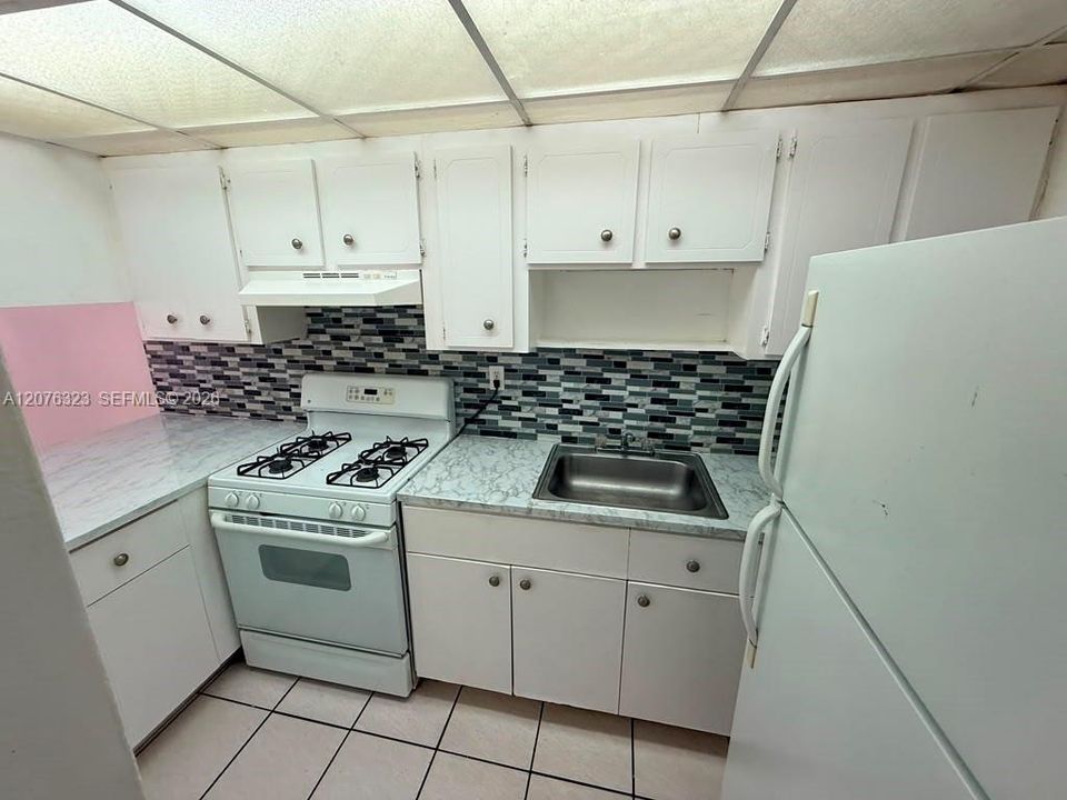 В аренду: $1,780 (1 спален, 1 ванн, 770 Квадратных фут)