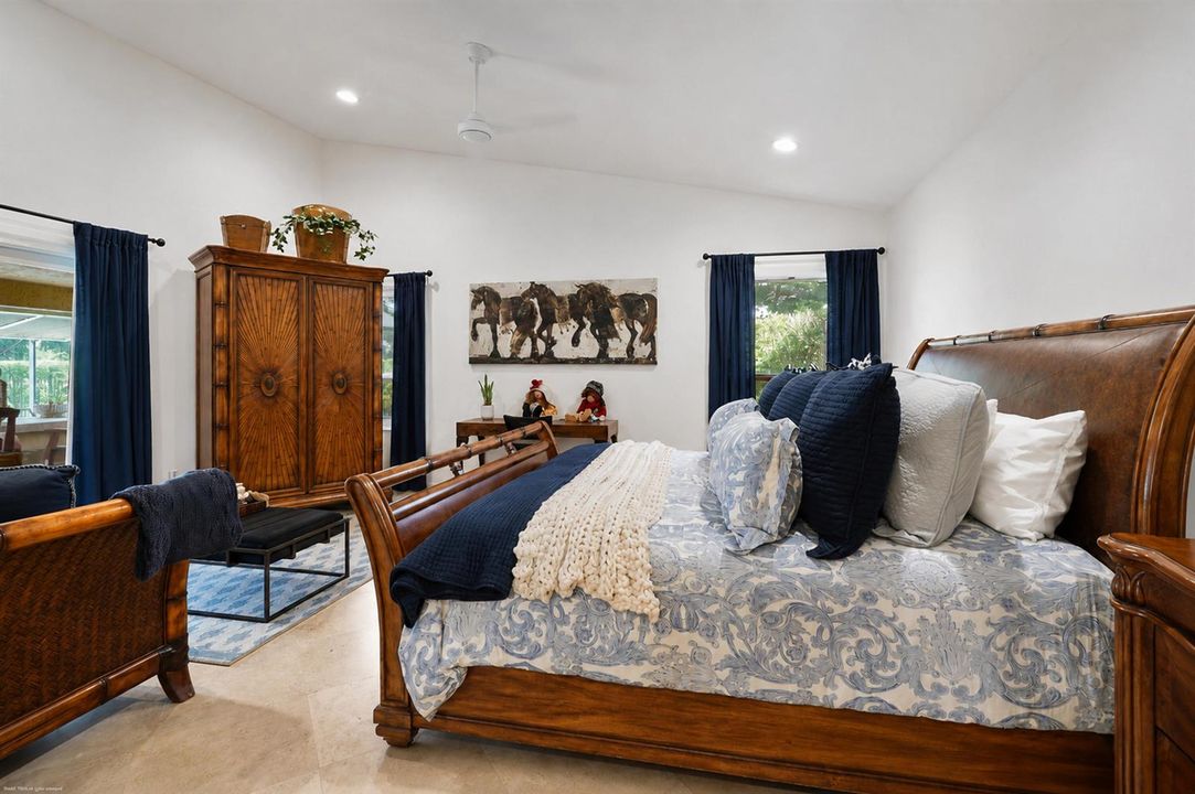 2379 Newbury Ct 024a