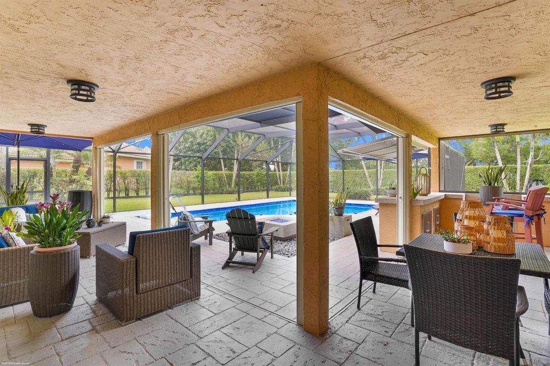 2379 Newbury Ct 049