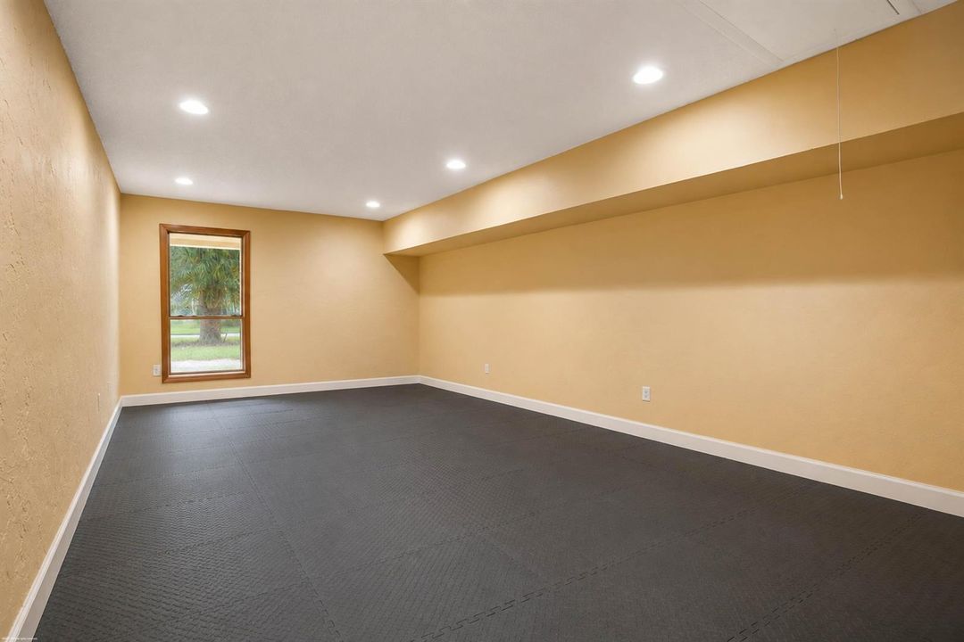 2379 Newbury Ct 045