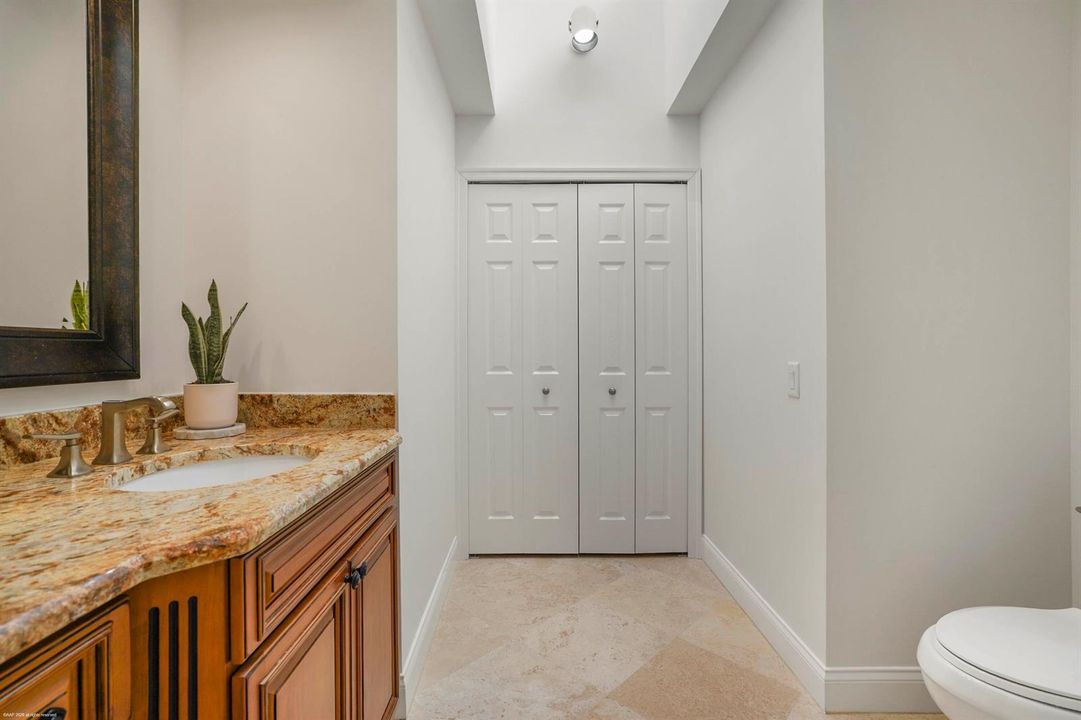 2379 Newbury Ct 031