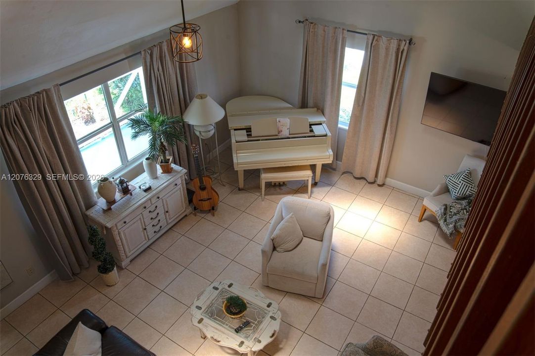 For Rent: $2,850 (3 beds, 2 baths, 1456 Square Feet)