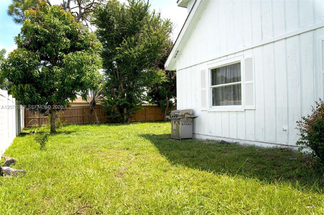 For Rent: $2,850 (3 beds, 2 baths, 1456 Square Feet)