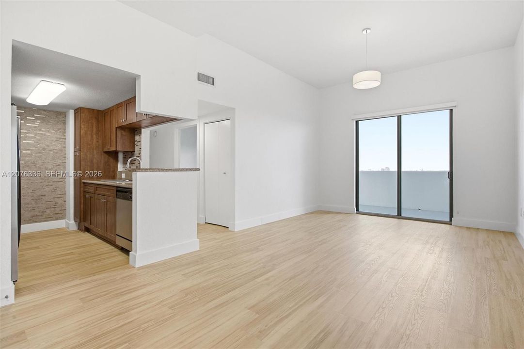 В аренду: $2,400 (1 спален, 1 ванн, 620 Квадратных фут)