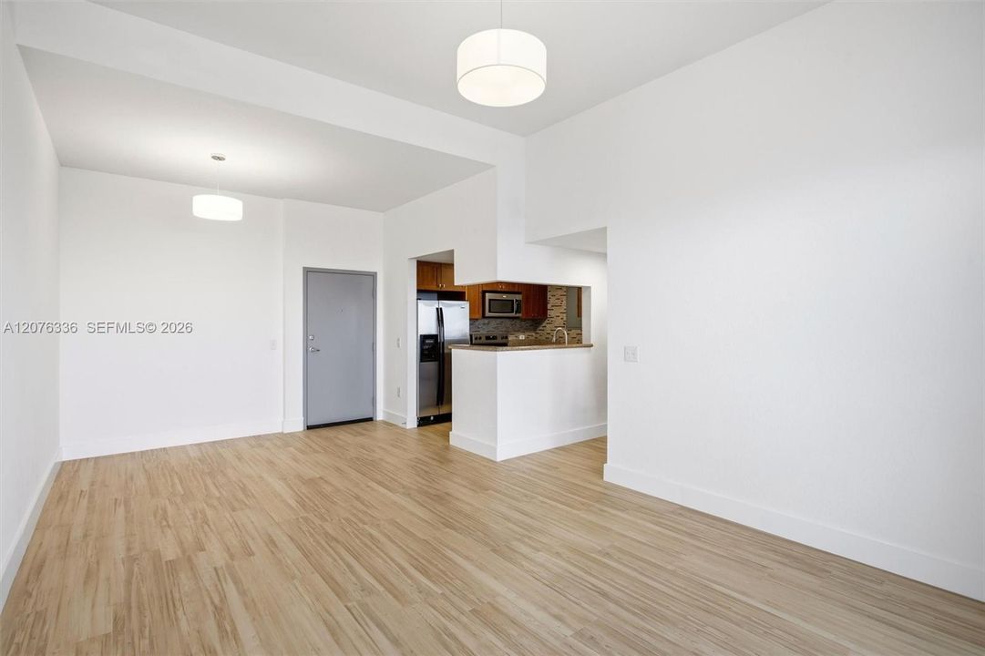 В аренду: $2,400 (1 спален, 1 ванн, 620 Квадратных фут)
