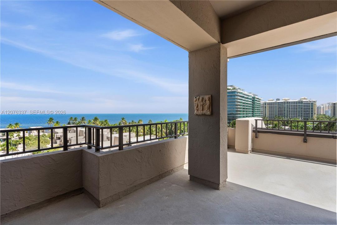 For Sale: $2,100,000 (2 beds, 2 baths, 1880 Square Feet)