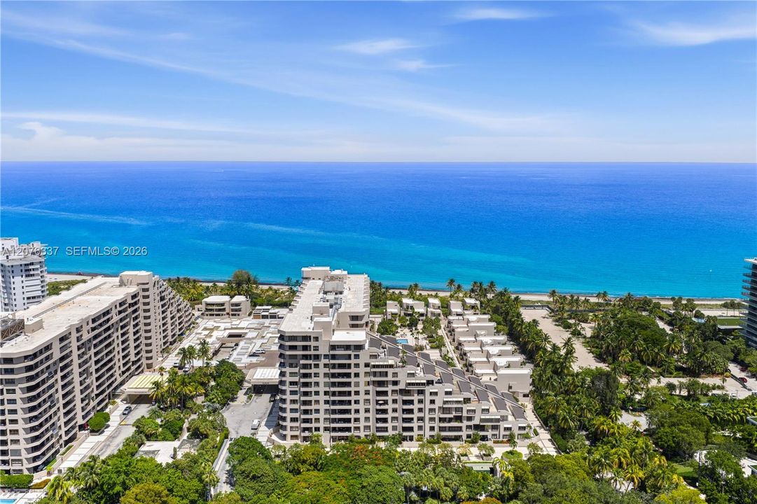 For Sale: $2,100,000 (2 beds, 2 baths, 1880 Square Feet)