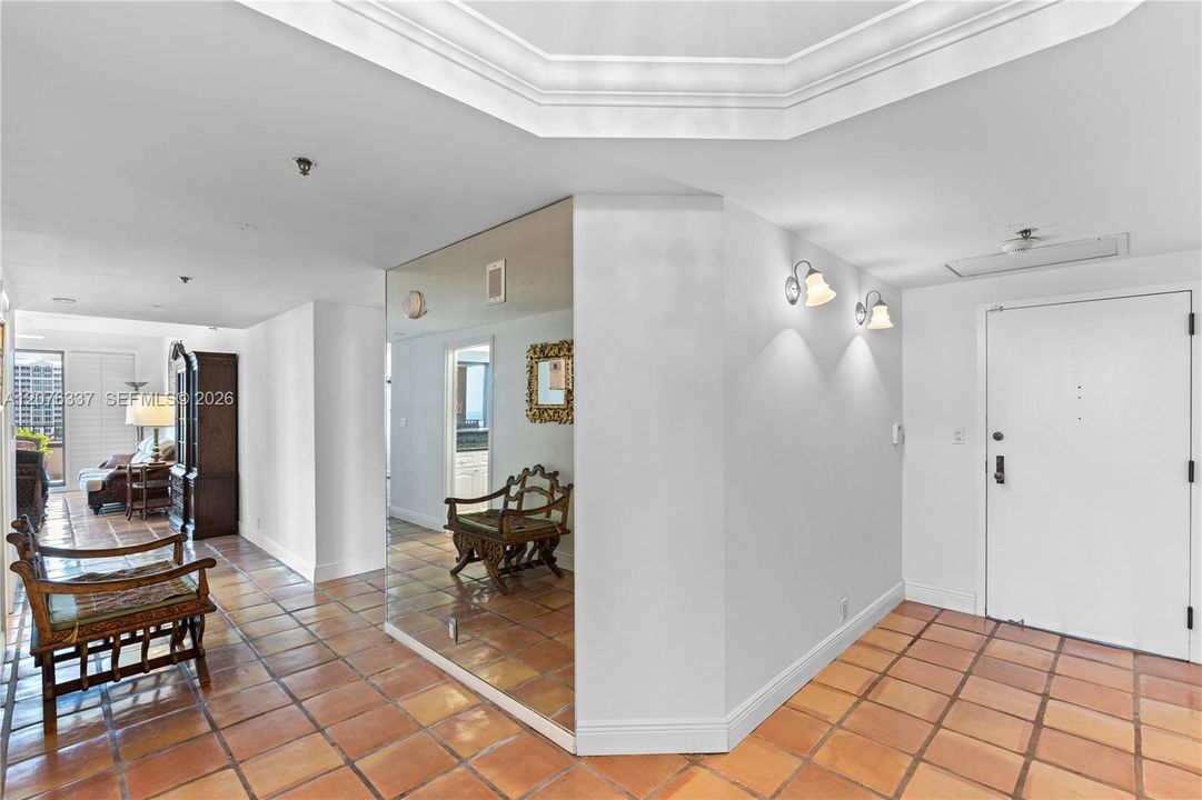 For Sale: $2,100,000 (2 beds, 2 baths, 1880 Square Feet)