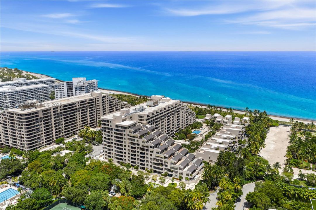 For Sale: $2,100,000 (2 beds, 2 baths, 1880 Square Feet)